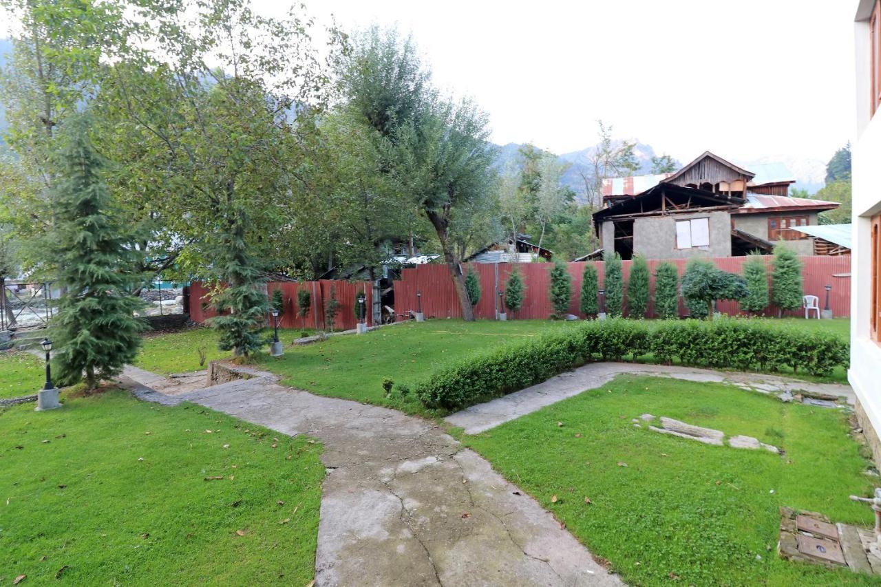 Oyo 18416 Hotel Park Palace Pahalgām Buitenkant foto