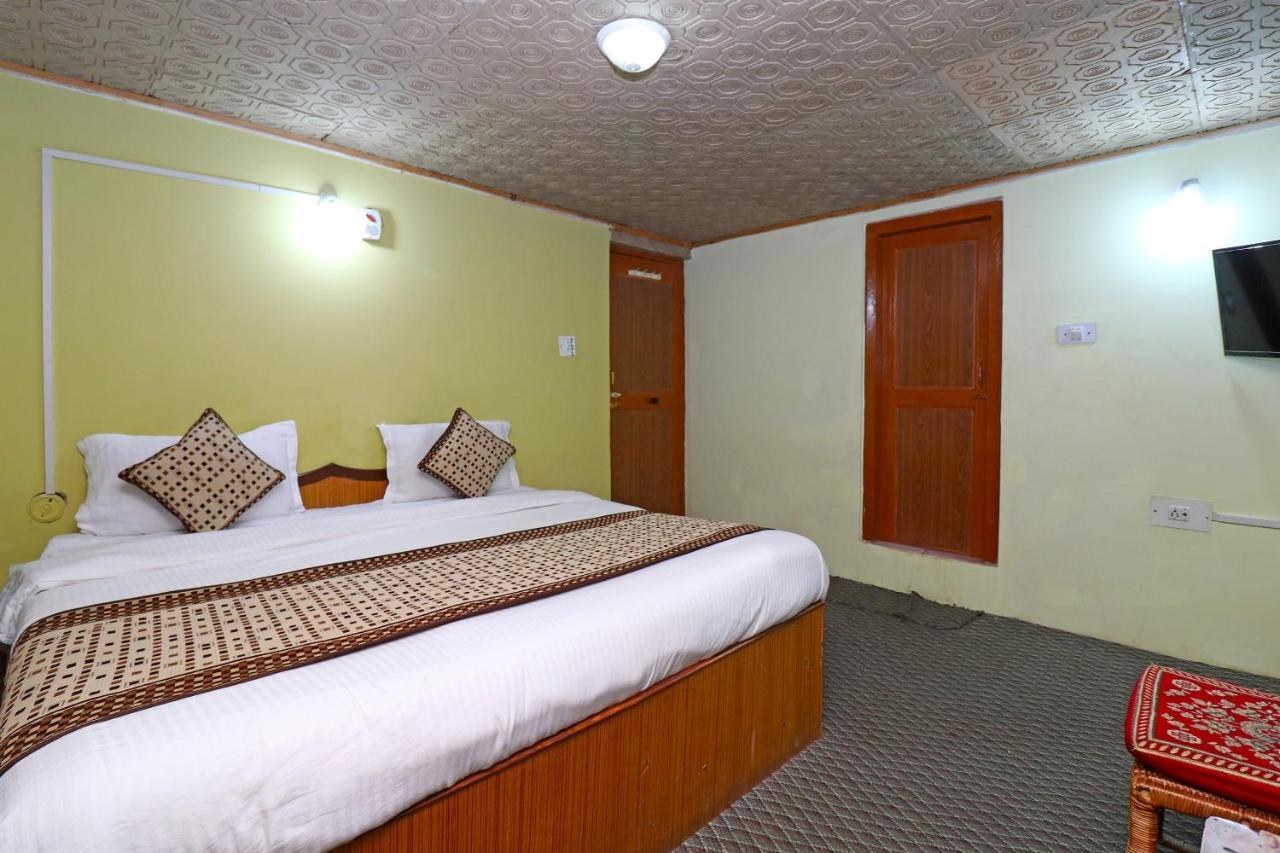 Oyo 18416 Hotel Park Palace Pahalgām Buitenkant foto