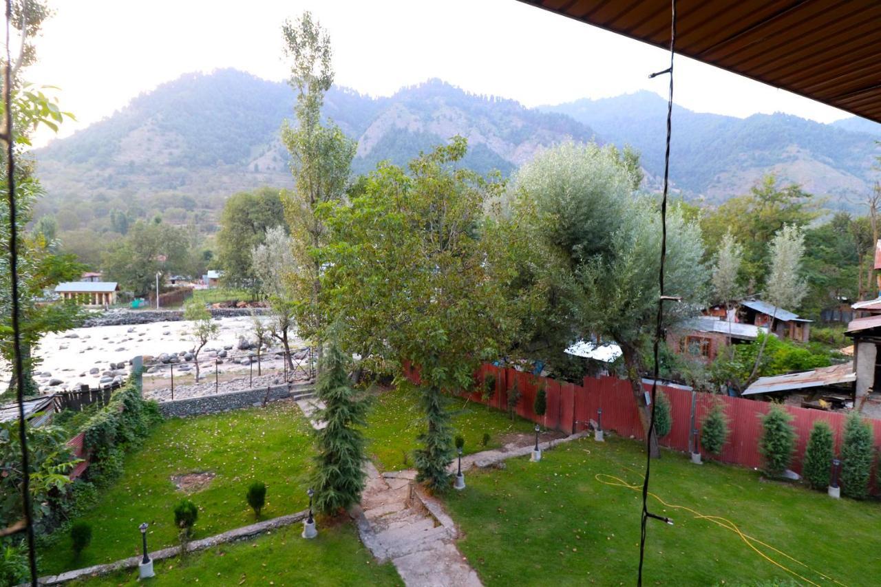 Oyo 18416 Hotel Park Palace Pahalgām Buitenkant foto
