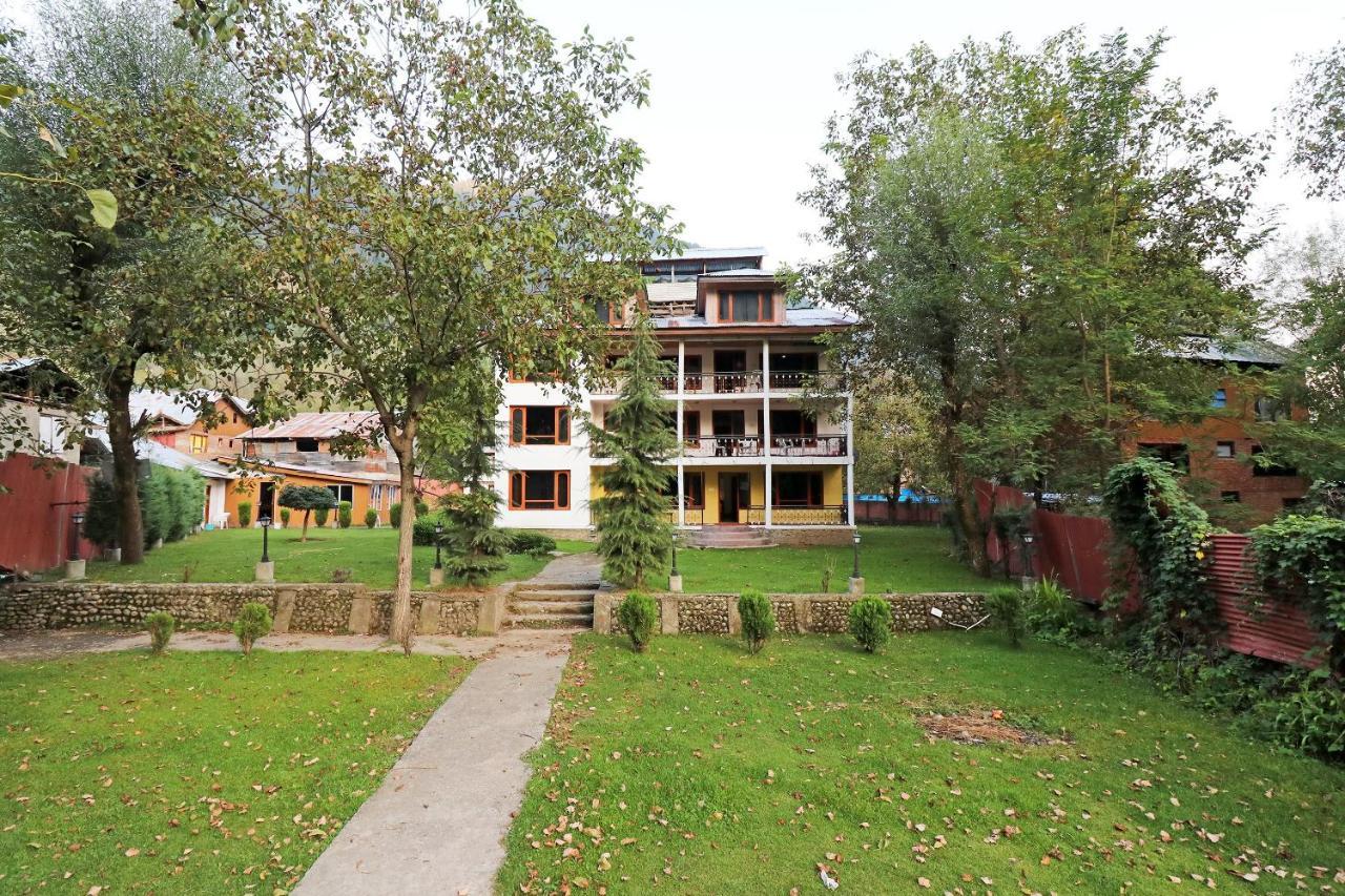 Oyo 18416 Hotel Park Palace Pahalgām Buitenkant foto